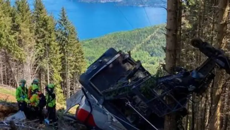 13 человек погибли при обрыве канатной дороги в Италии