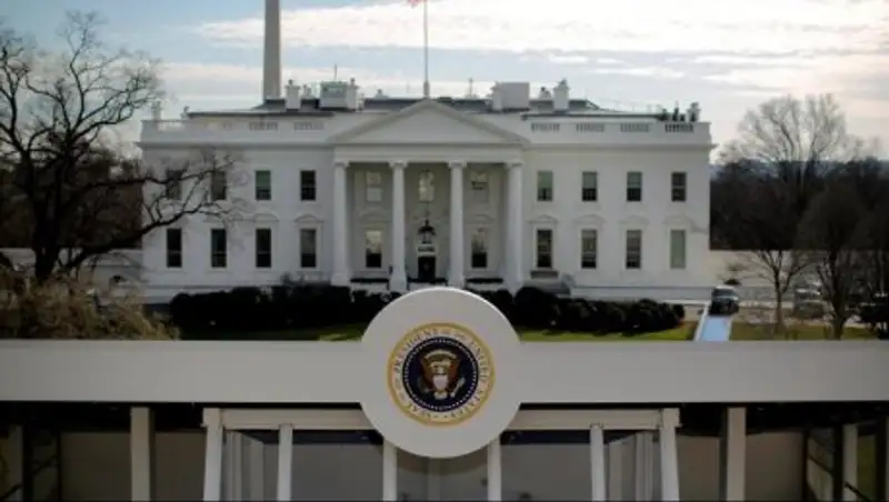 СМИ узнали о проверке телефонов ряда сотрудников Белого дома из-за утечек