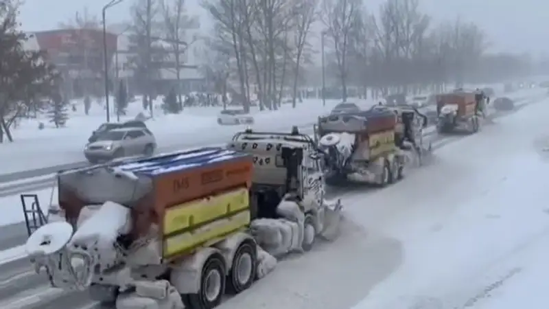 Рекордный снегопад прошел в Усть-Каменогорске