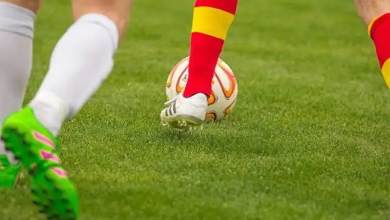 Кто отремонтирует футбольное поле в Актау за 80 млн тенге