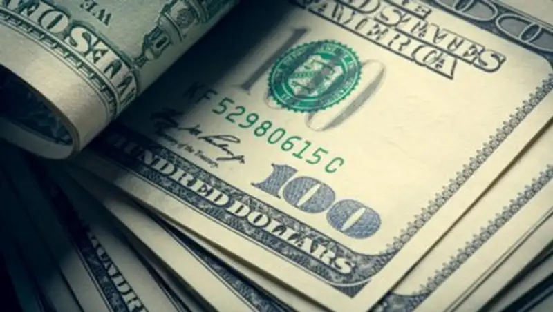 Казахстанцы теряют интерес к американской валюте