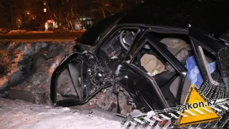 В Алматы водитель Toyota устроил двойное ДТП