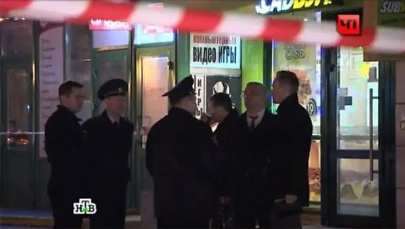 В Петербурге 30 человек устроили побоище на остановке и подстрелили полицейского