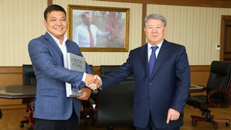 Есимов поздравил первого обладателя билета на Выставку «Астана ЭКСПО-2017»