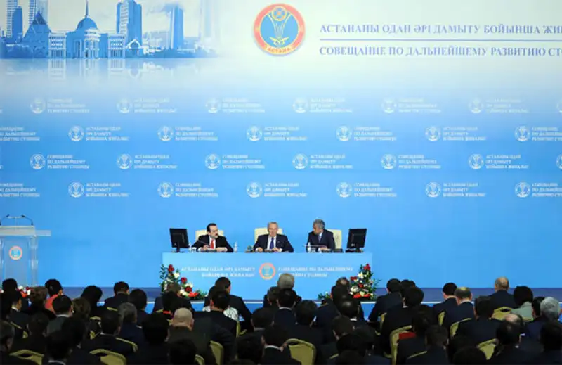 Н.Назарбаев провел совещание по вопросам дальнейшего развития Астаны (фото), фото - Новости Zakon.kz от 11.04.2012 22:57