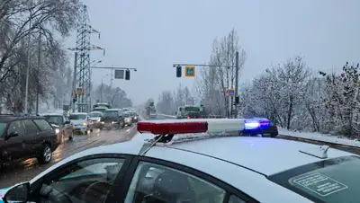 В Талгаре из-за ложного звонка о бомбе, эвакуировали более 1000 человек, фото - Новости Zakon.kz от 23.11.2022 21:34