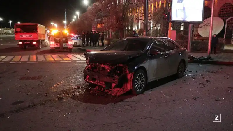 Две легковушки столкнулись на перекрестке в Алматы, есть пострадавший