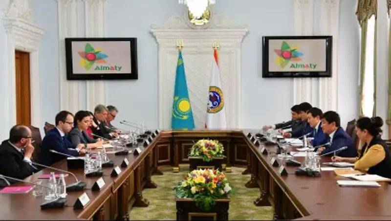 Аким Алматы встретился с делегацией из Швейцарии