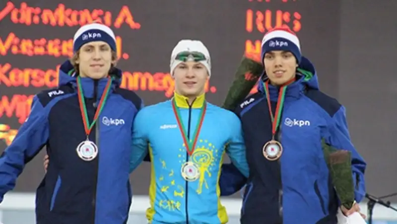 Казахстанский юниор выиграл золото этапа Кубка мира по конькобежному спорту