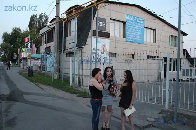 В одном из ресторанов Алматы молодой человек избил девушку пивной кружкой (фото), фото - Новости Zakon.kz от 24.06.2013 17:56