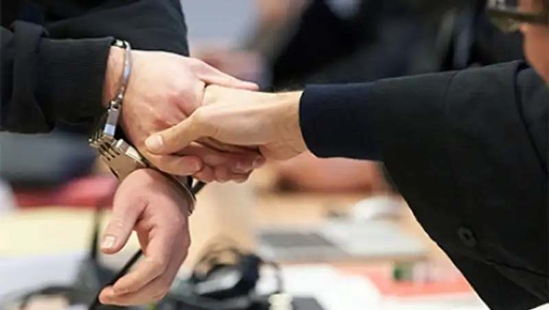 Первого в мире робота-адвоката приняли на работу