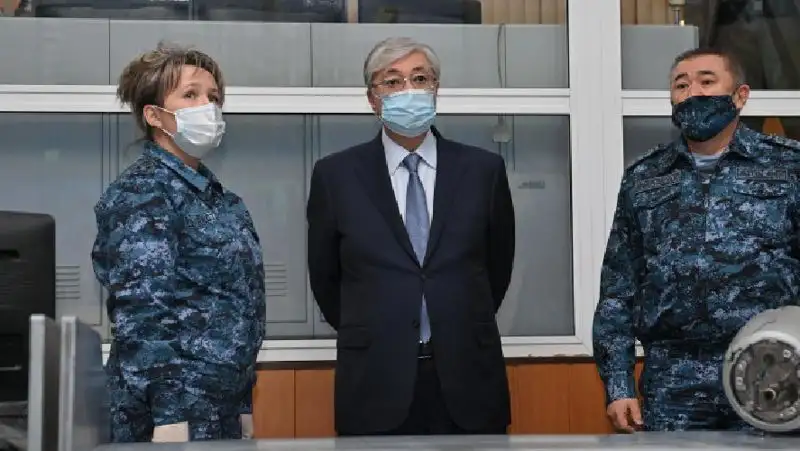 Появилось видео первого визита Токаева в Алматы после беспорядков