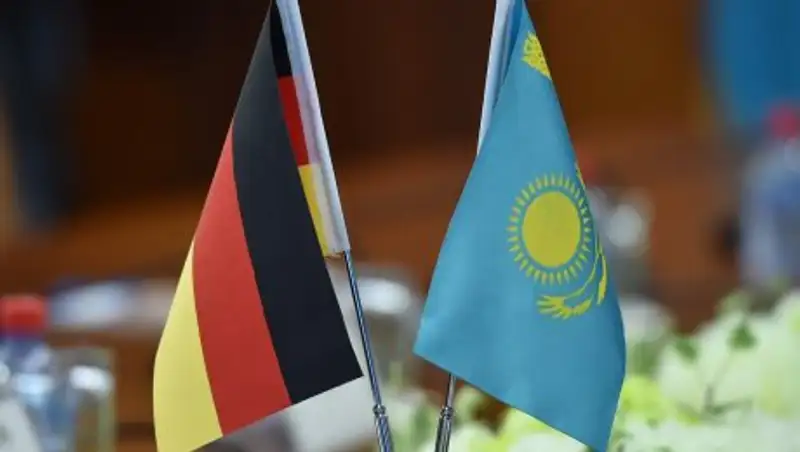 Ж. Туймебаев встретился с полномочным и чрезвычайным послом Германии в Казахстане Рольфом Мафаэлем