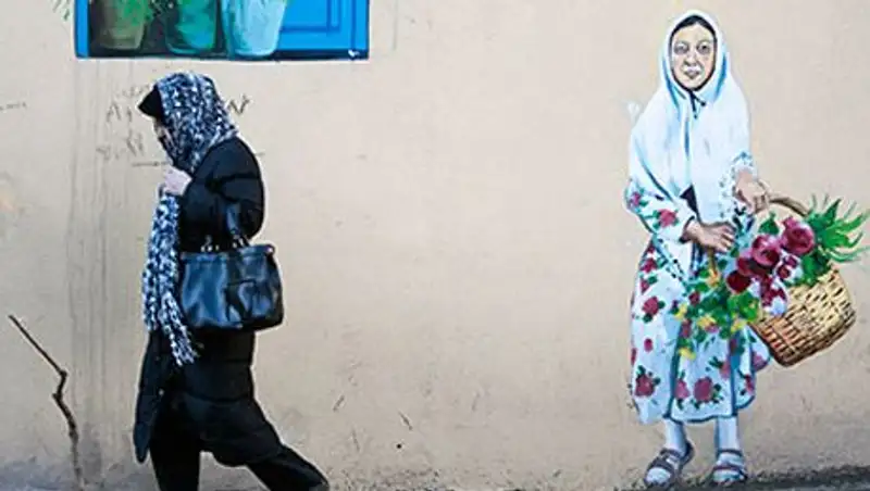 В Иране неправильно носящих хиджаб женщин начали обливать кислотой