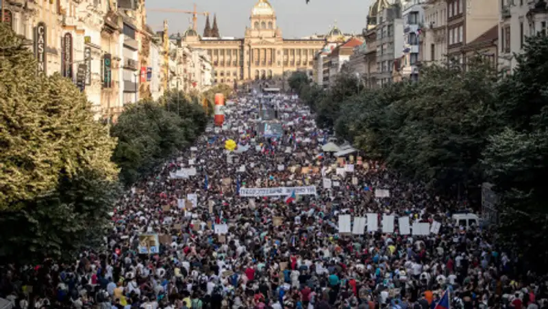 250 тысяч протестующих в Праге потребовали отставки премьера