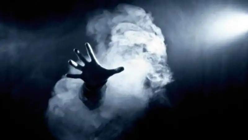 Китайский грабитель оделся призраком, чтобы обхитрить камеры наблюдения