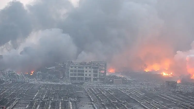 Взрывы в Тяньцзине уничтожили целые кварталы: видео с беспилотника