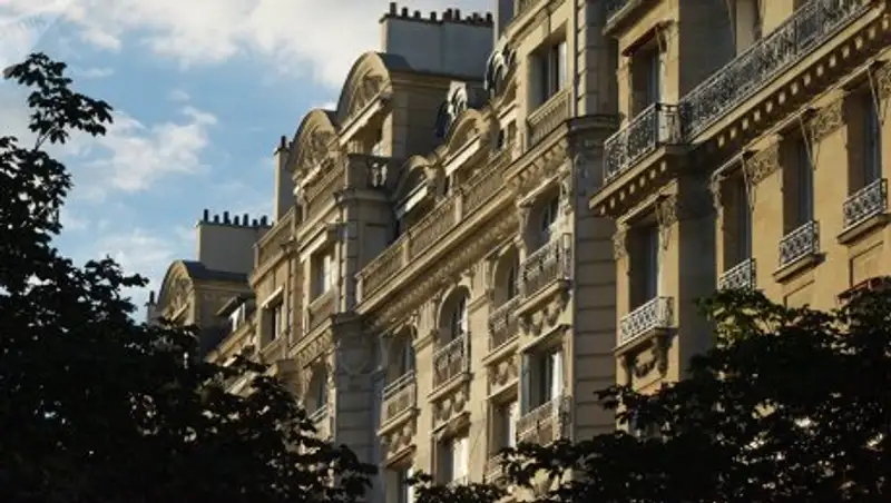 Асанов прокомментировал покупку госслужащим РК квартиры в Париже