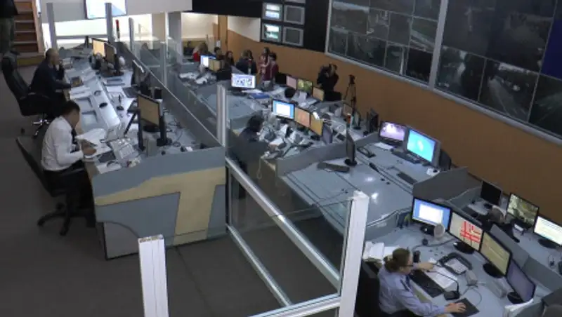 Почти 400 тысяч телефонных звонков поступило в полицию Алматы с начала года