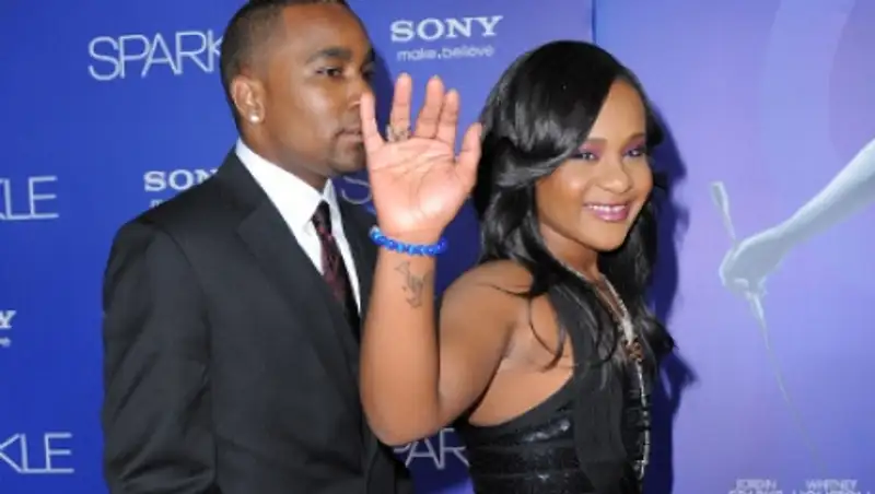 Гражданского мужа дочери Хьюстон заподозрили в ее отравлении