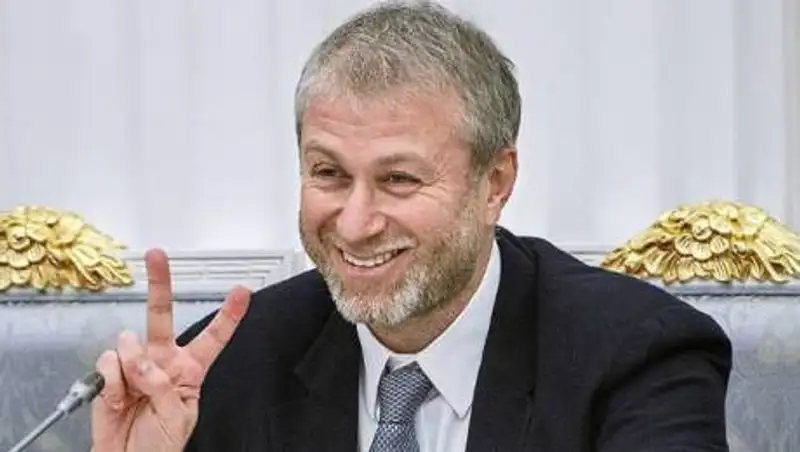 Роман Абрамович подал иск о клевете против автора книги "Люди Путина"