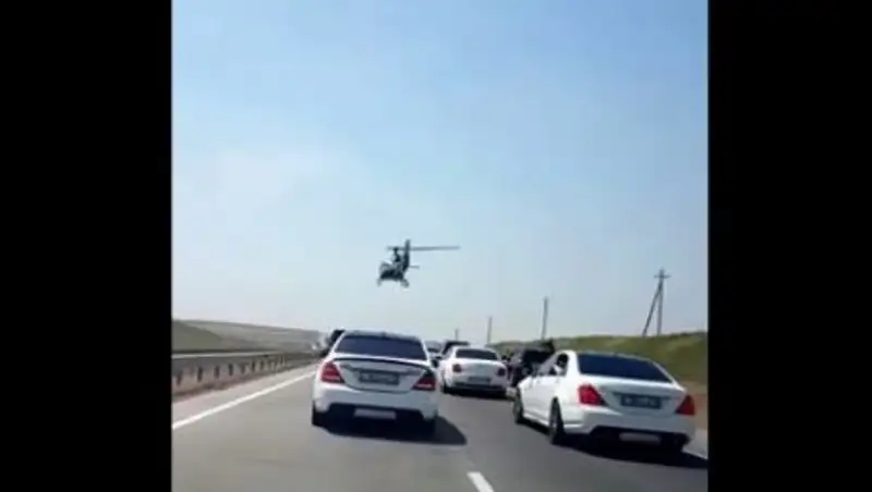 В Шымкенте свадебный кортеж сопровождал вертолет