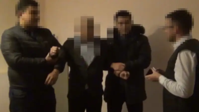 Появилось видео получения взятки судьей в Туркестанской области