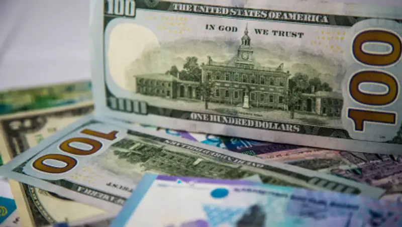 Тенге еще немного укрепился к доллару и евро