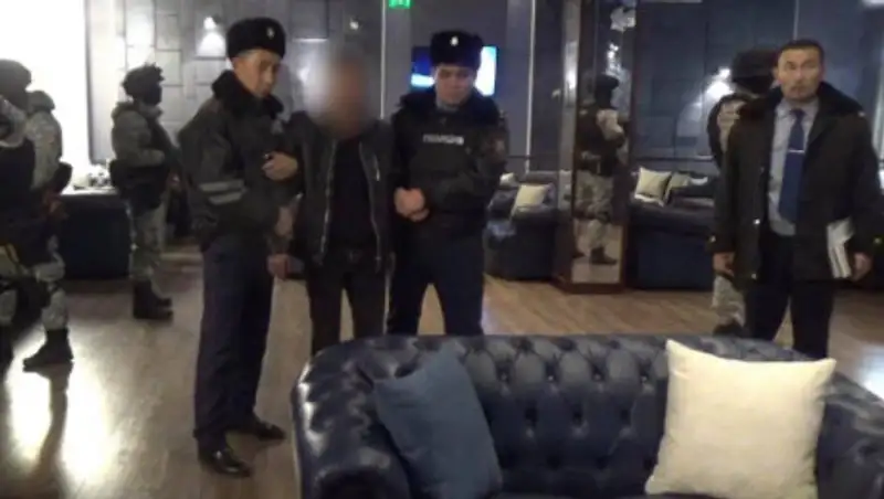 Мужчина с ножом ворвался в кафе в Таразе