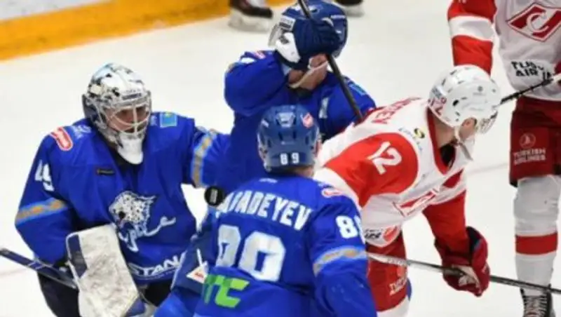 "Барыс" проиграл московскому "Спартаку"