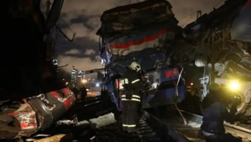 Казахстанцев среди пострадавших от столкновения поездов в Москве нет - МЧС РФ