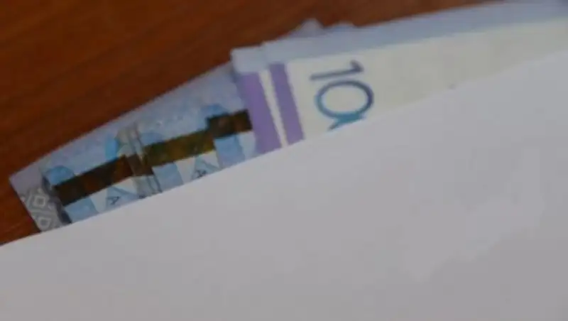 Замначальника ДГД Мангистауской области подозревается в получении взятки