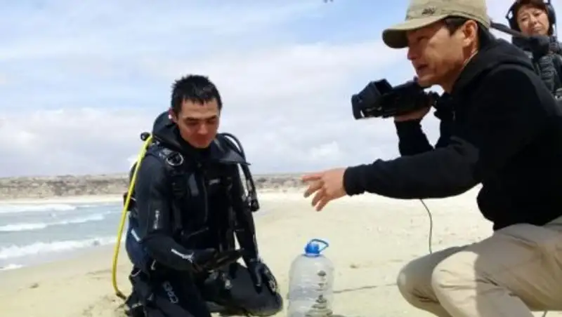 Японские дайверы снимают фильм о Каспийском море