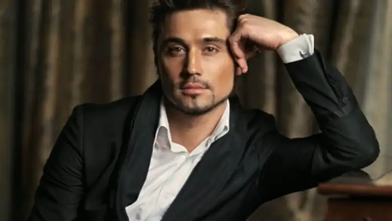 Дима Билан арендовал самолет, чтобы проголосовать в родном городе