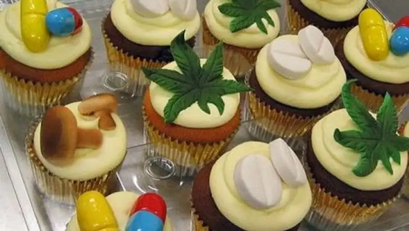 Итальянец приготовил кекс с марихуаной и отправил родителей в больницу