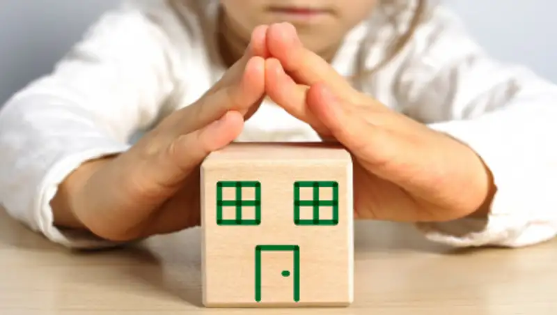 Чтобы обеспечить ребенка жильем, откладывать нужно начать с его поступления в школу