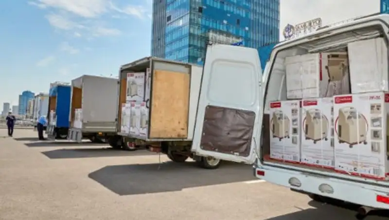 "Самрук-Қазына" закупил для Минздрава медоборудование, лекарства и 100 машин скорой помощи