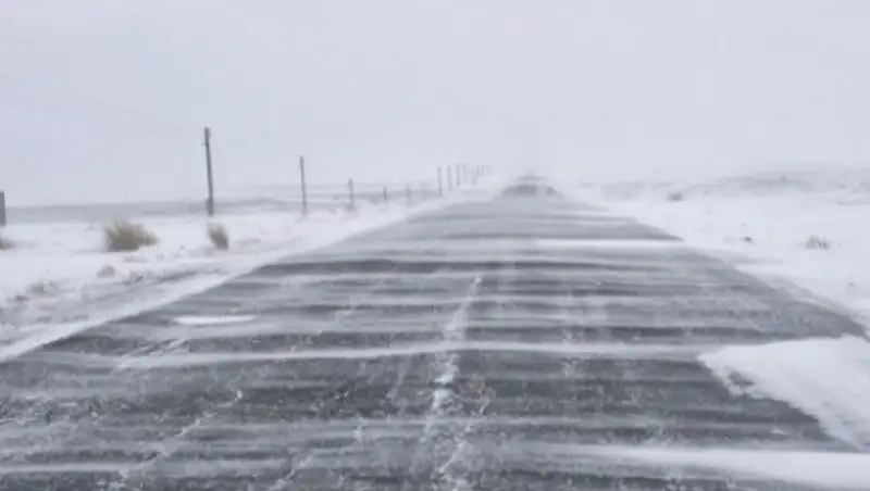 В ВКО сохраняется ограничение движения для всех видов автотранспорта