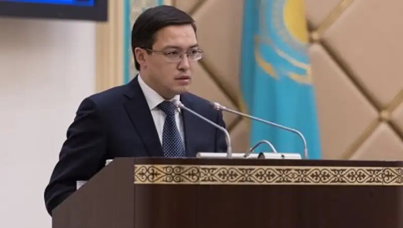 Акишев: никакого давления на Нацбанк со стороны отдельных людей нет