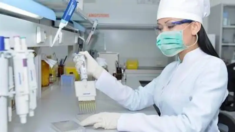 13 казахстанцев скончались от КВИ и пневмонии за сутки