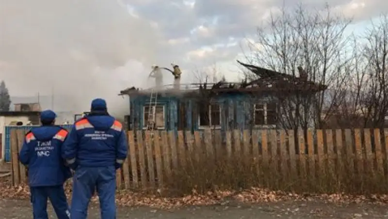 Житель Усть-Каменогорска пострадал при пожаре дома