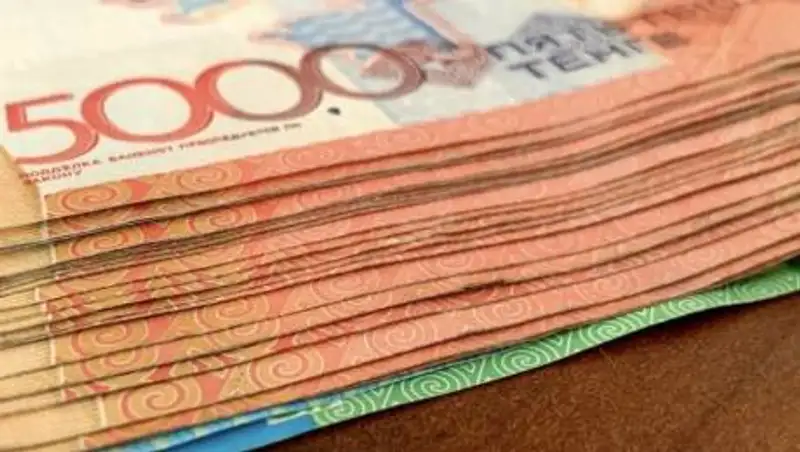 Почти миллион тенге украл узбекистанец у жительницы Алматинской области