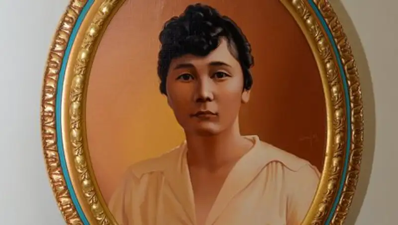 В Кызылорде открылась выставка в память о Латифе Ходжиковой