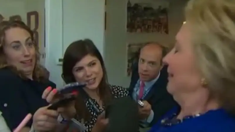 Газета прервала сотрудничество с журналистом после статей о здоровье Клинтон