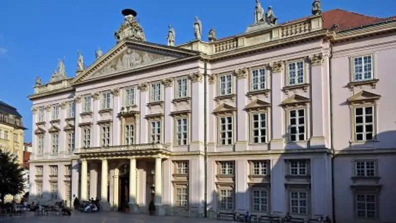 В Букингемском дворце раскрыли подробности предстоящей свадьбы принцессы