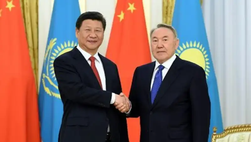 Назарбаев поздравил Си Цзиньпина с переизбранием