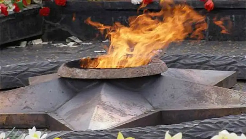 Карагандинцы просят дать имя скверу за Вечным огнем