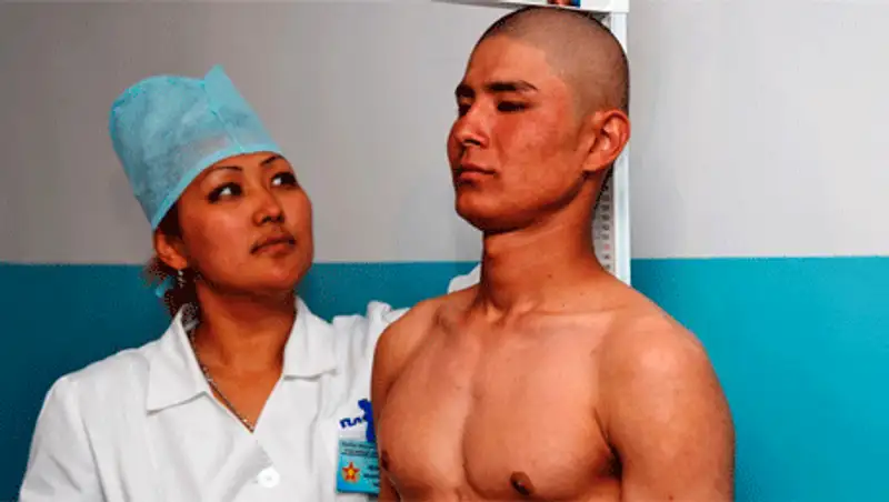 Более 12 тысяч казахстанцев призовут на срочную воинскую службу  этой осенью