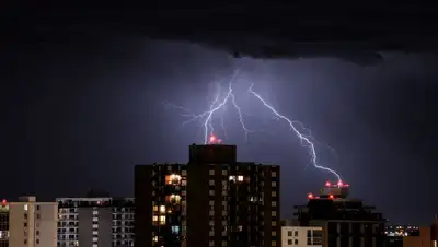 штормовое предупреждение 12 июля в Казахстане , фото - Новости Zakon.kz от 11.07.2022 18:53