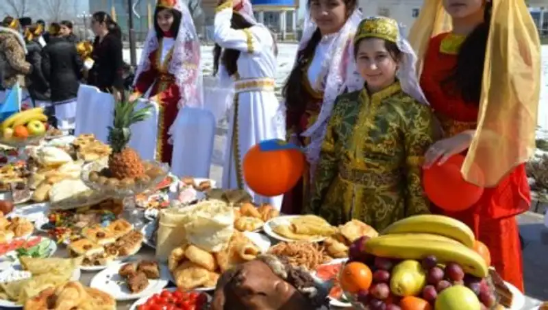 В Павлодаре аким запретил собирать деньги с учителей на празднование Наурыза